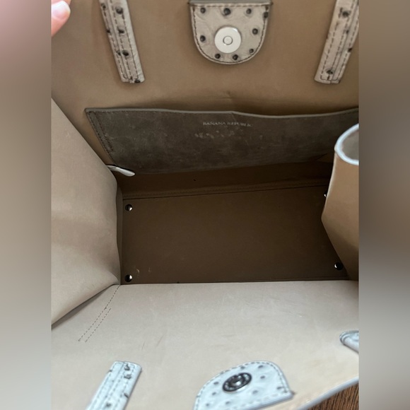 Banana Republic Cow-Leather Expandable Tote Bag - Picture 14 of 16